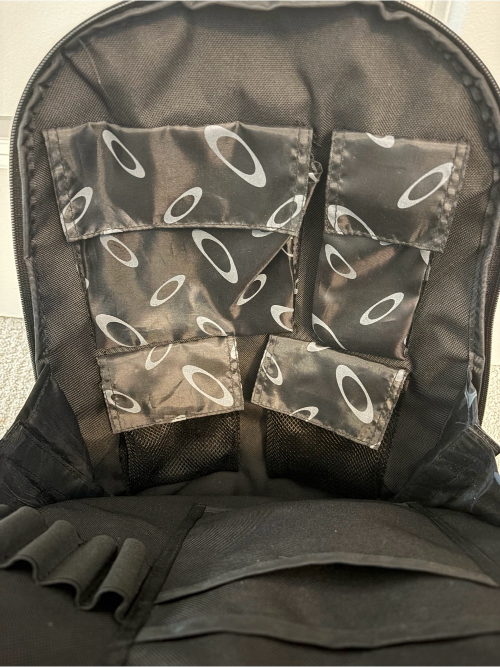 Oakley Black Everyday Tech Backpack - Picture 6 of 9